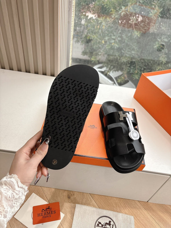 HM 25 Chypre Sandal Black Calfskin Silver H