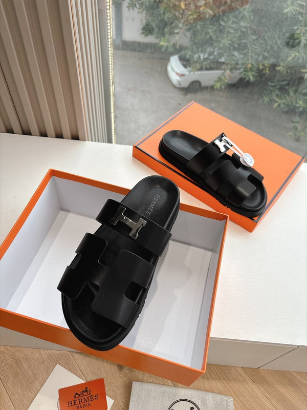 HM 25 Chypre Sandal Black Calfskin Silver H