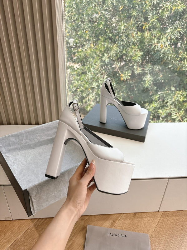 PLATFORM ANKLE STRAP HEELS IN WHITE SMOOTH CALFSKIN