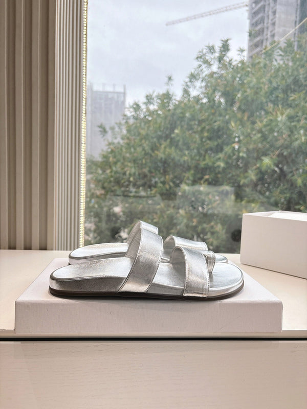 Hugh Sandal in Silver Metallic Cowhide 286183