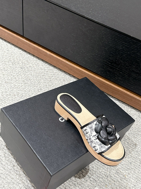 cc sandalo fiore tela bianca pelle di vitello nera