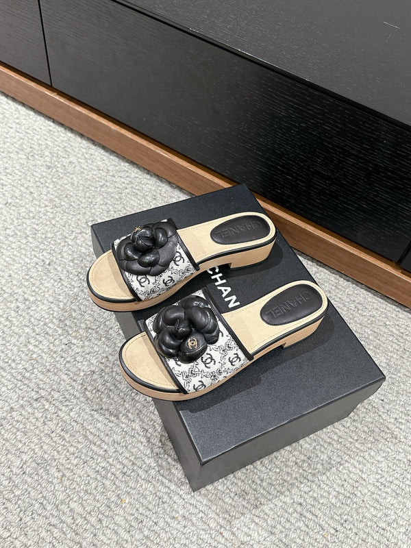 cc sandalo fiore tela bianca pelle di vitello nera