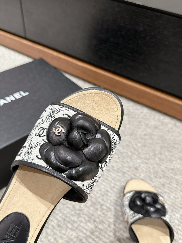 cc sandalo fiore tela bianca pelle di vitello nera