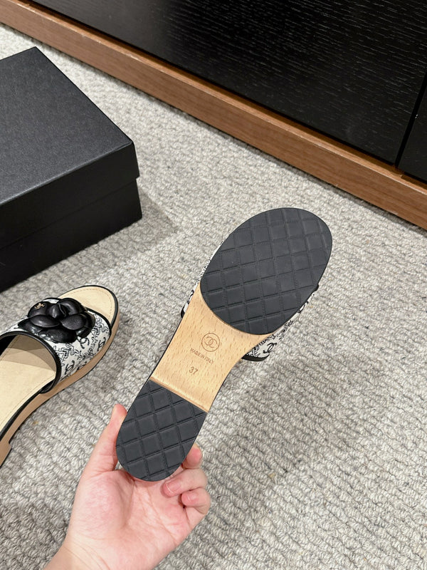 cc sandalo fiore tela bianca pelle di vitello nera