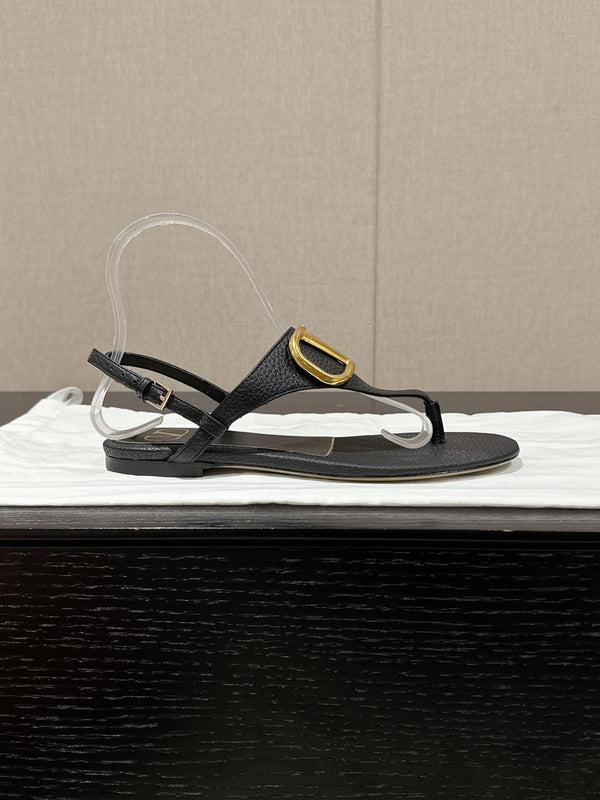THONG SANDAL IN BLACK CALFSKIN WITH GOLD LOGO