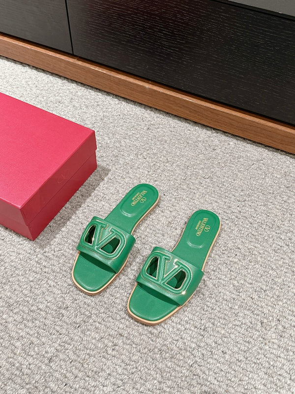 SANDALO SLIDE IN PELLE DI VITELLO VERDE SMERALDO CON CUT-OUT VLOGO