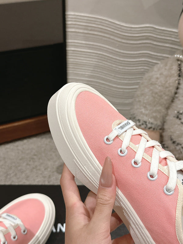 LACE-UP SNEAKERS IN PASTEL PINK CANVAS