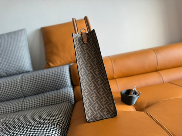 BORSA FENDI 38 FF MONOGRAM FF CAMMELLO IN PELLE DI VITELLO MARRONE CON TRACOLLA