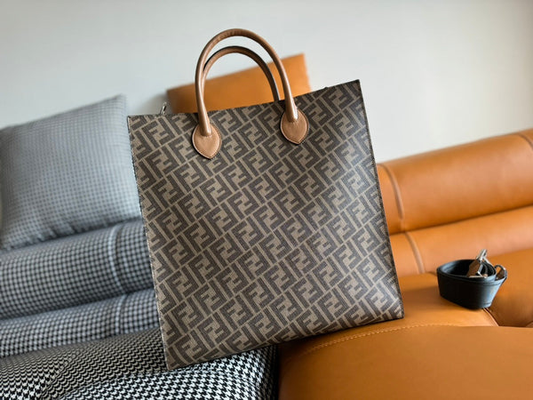 BORSA FENDI 38 FF MONOGRAM FF CAMMELLO IN PELLE DI VITELLO MARRONE CON TRACOLLA