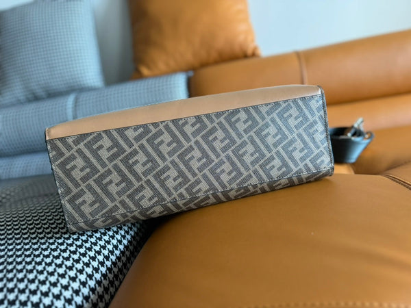 BORSA FENDI 38 FF MONOGRAM FF CAMMELLO IN PELLE DI VITELLO MARRONE CON TRACOLLA