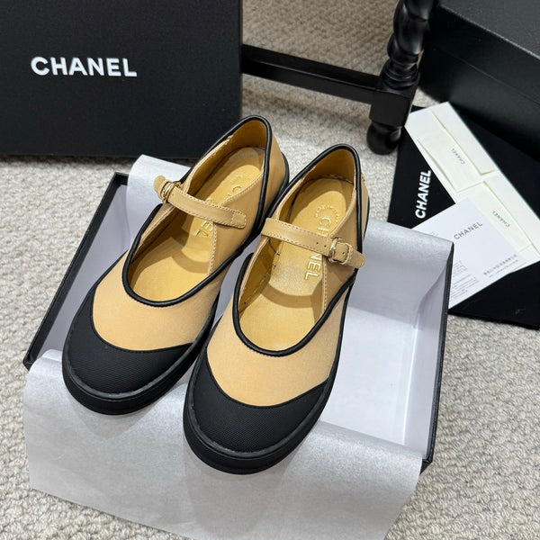 CC 26s Coco Beach Mary Janes Beige Black Fibers Rubber 767081
