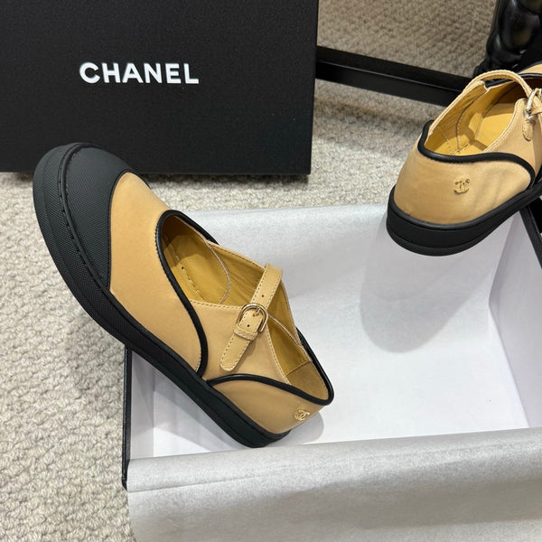 CC 26s Coco Beach Mary Janes Beige Black Fibers Rubber 767081