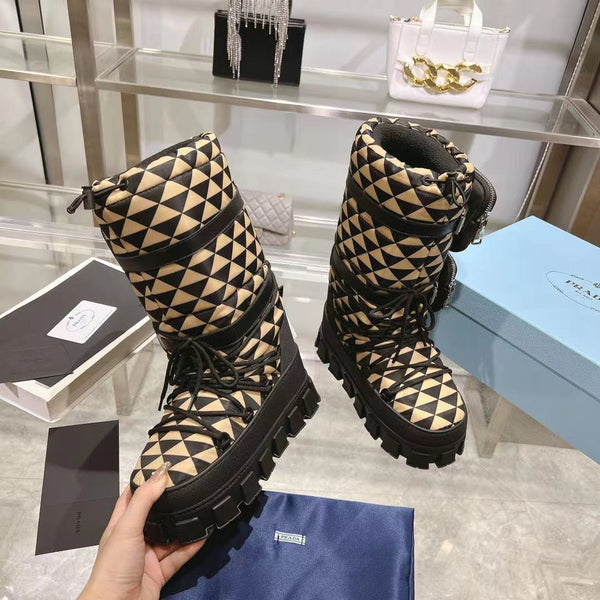 SCARPONI DA SCI IN RE-NYLON NERO E BEIGE CON BORSA ATTACCATA