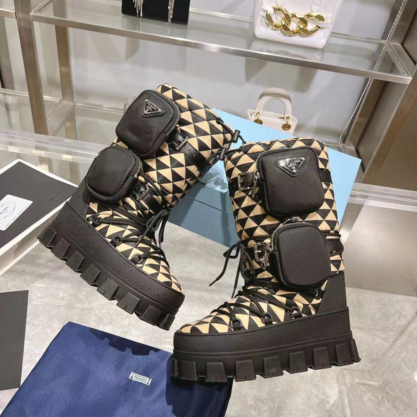 SCARPONI DA SCI IN RE-NYLON NERO E BEIGE CON BORSA ATTACCATA