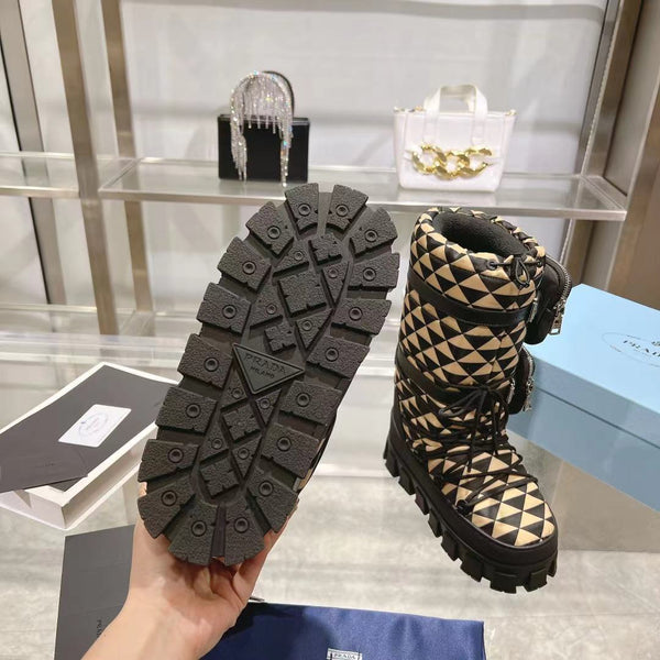 SCARPONI DA SCI IN RE-NYLON NERO E BEIGE CON BORSA ATTACCATA