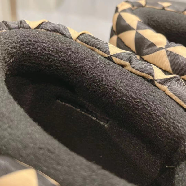 SCARPONI DA SCI IN RE-NYLON NERO E BEIGE CON BORSA ATTACCATA