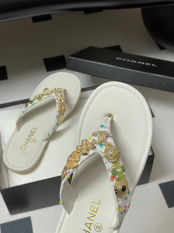 CC Spring-Summer 25P Thongs White Tweed anb Metal 247690