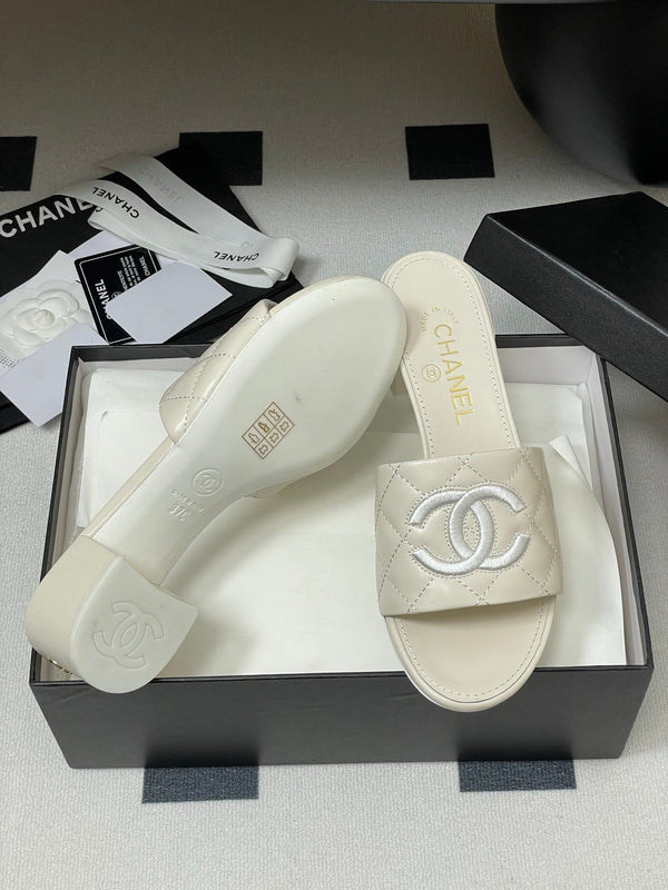 25S Embroidery Double C Mule 50mm White Lambskin 247578