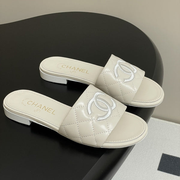 25S Embroidery Double C Mule 15mm White Lambskin 247583