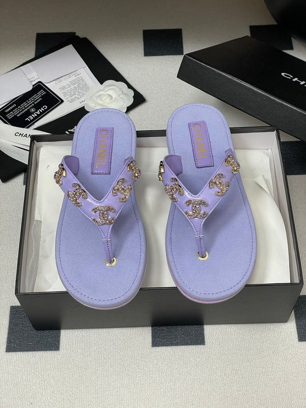 CC 25P Double C 5 Motifs Thongs Sandal Purple Sheepskin 247694