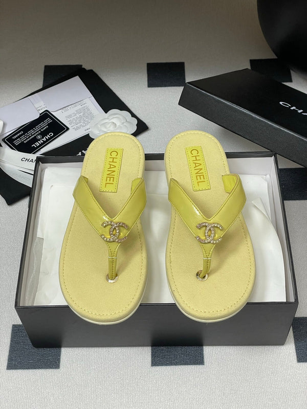 CC 25P Double C 1 Motif Thongs Sandal Yellow Sheepskin 247699