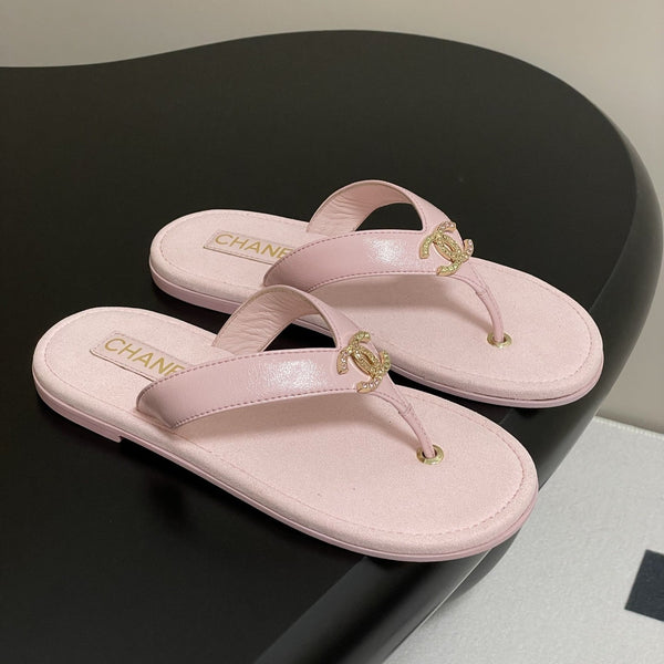 CC 25P Double C 1 Motif Thongs Sandal Pink Sheepskin 247701