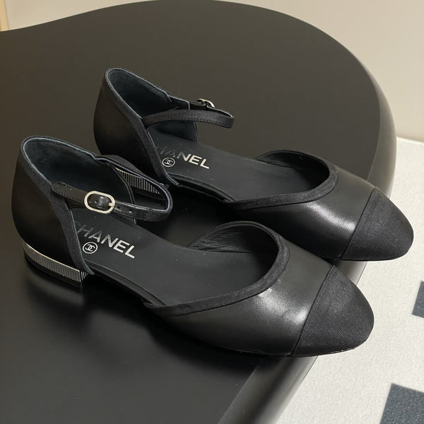 CC 25P Piccola Mary Jane Hollow in pelle di pecora nera grosgrain 247725