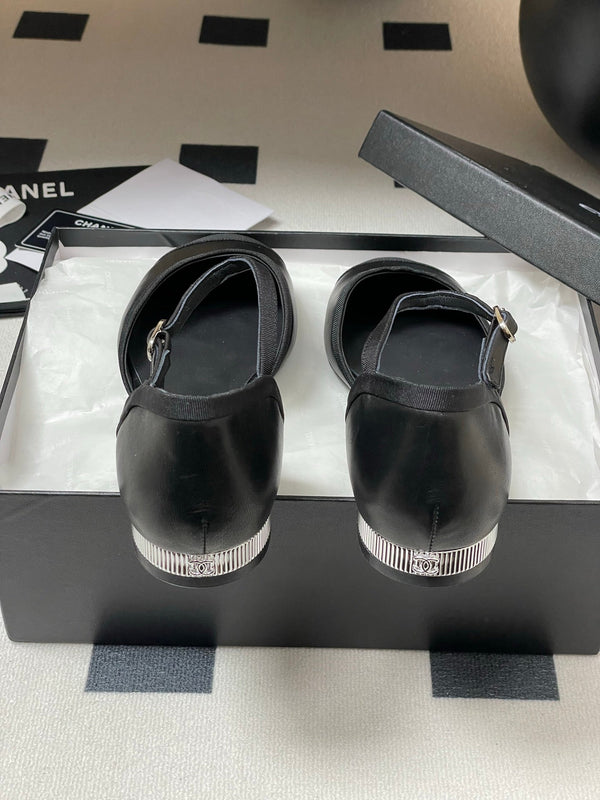 CC 25P Piccola Mary Jane Hollow in pelle di pecora nera grosgrain 247725