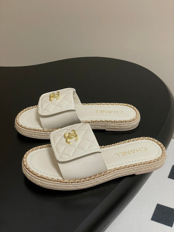 CC 25S Chain Ring Edge Buckle Bag Mule Sandal White Sheepskin 247587