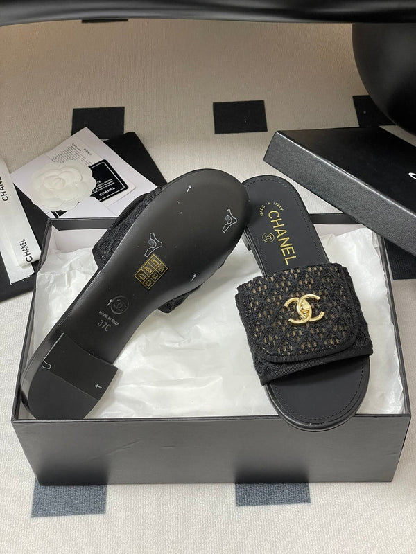 CC 25S Borsa con fibbia Mule in pizzo nero e pelle di pecora 247589