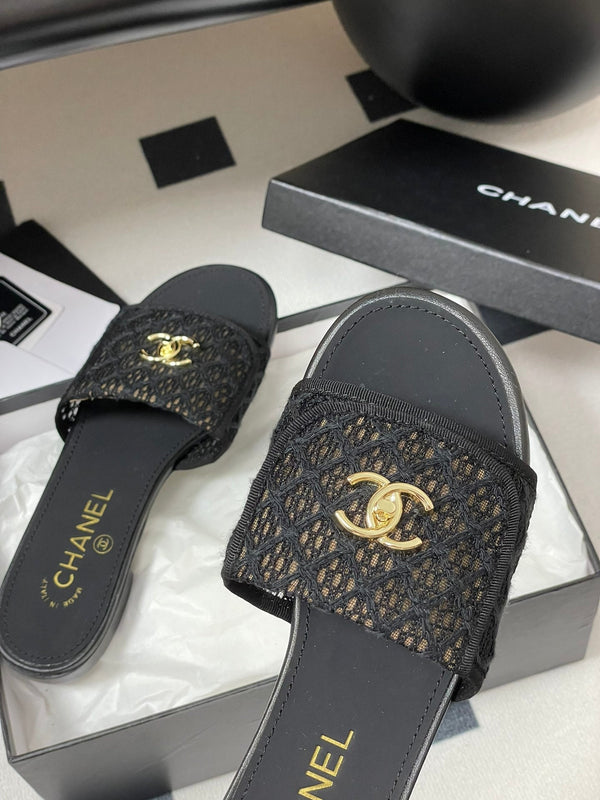 CC 25S Borsa con fibbia Mule in pizzo nero e pelle di pecora 247589