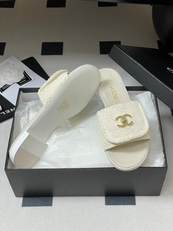 CC 25S Buckle Bag Mule White Fabric and Sheepskin 247598