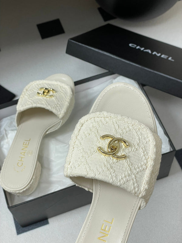 CC 25S Buckle Bag Mule Sandal 50mm White Fabric and Sheepskin 247601