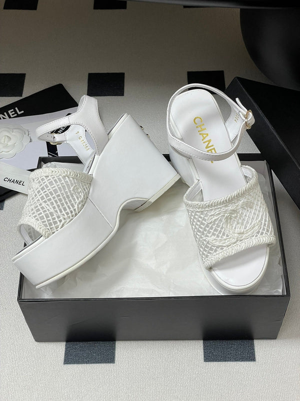 CC 25S Sandalo con zeppa piccola e suola spessa 10 cm Bianco intrecciato 247605