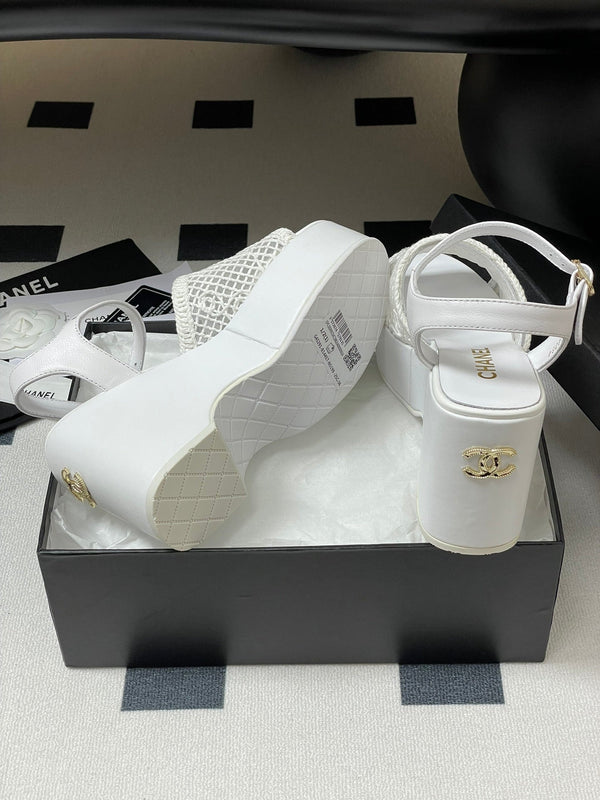 CC 25S Sandalo con zeppa piccola e suola spessa 10 cm Bianco intrecciato 247605