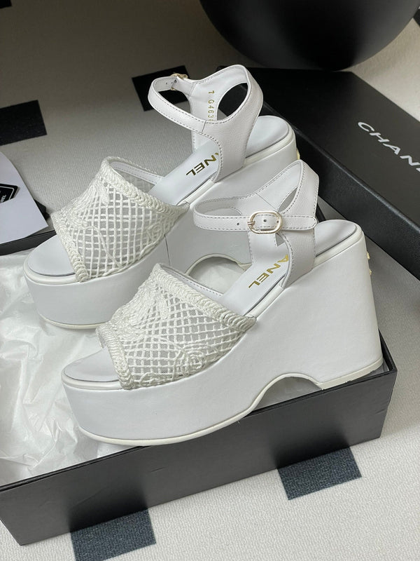 CC 25S Sandalo con zeppa piccola e suola spessa 10 cm Bianco intrecciato 247605