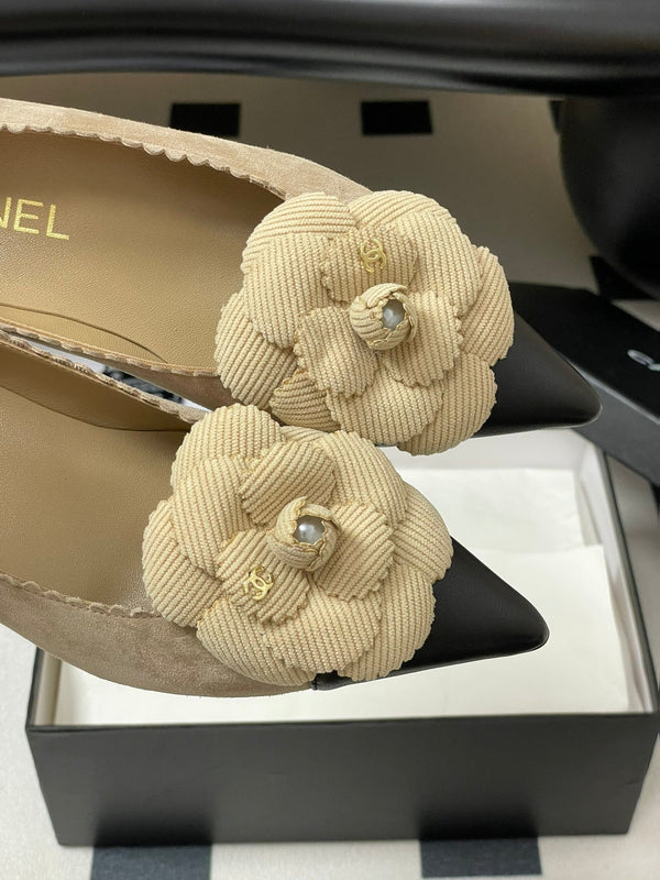 CC 25C Classic Camellia Pointed High Heels Flat 15mm Beige Suede 247608