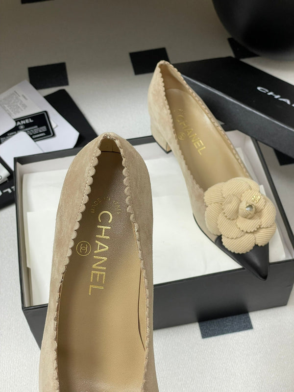 CC 25C Classic Camellia Pointed High Heels Pump 35mm Beige Suede 247612