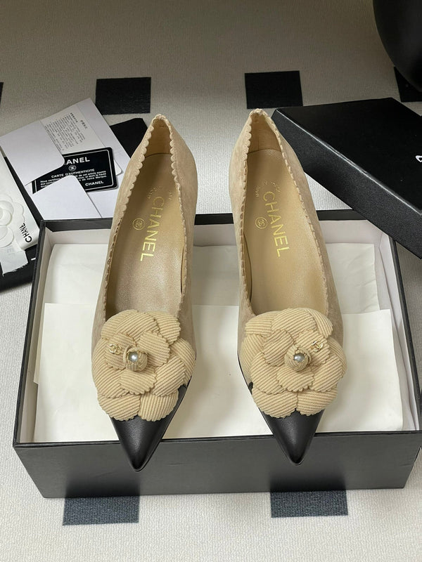 CC 25C Classic Camellia Pointed High Heels Pump 35mm Beige Suede 247612