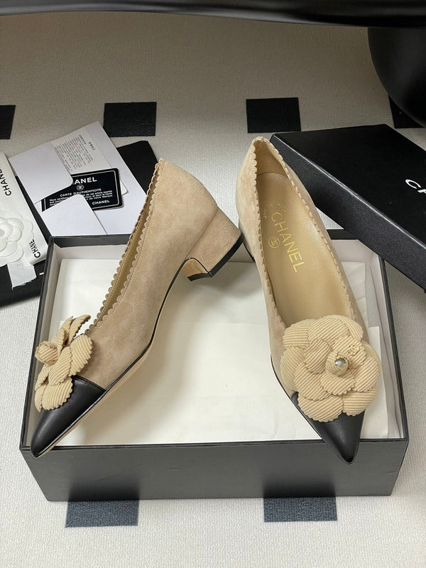 CC 25C Classic Camellia Pointed High Heels Pump 35mm Beige Suede 247612