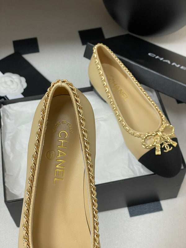 CC 25S 20mm Chain Bow Single Flat Beige Sheepskin Black Grosgrain 247654