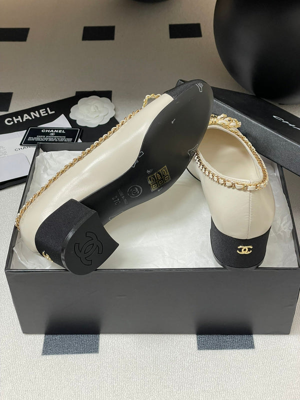 CC 25S 60mm Chain Bow Single Pumps White Sheepskin Black Grosgrain 247663
