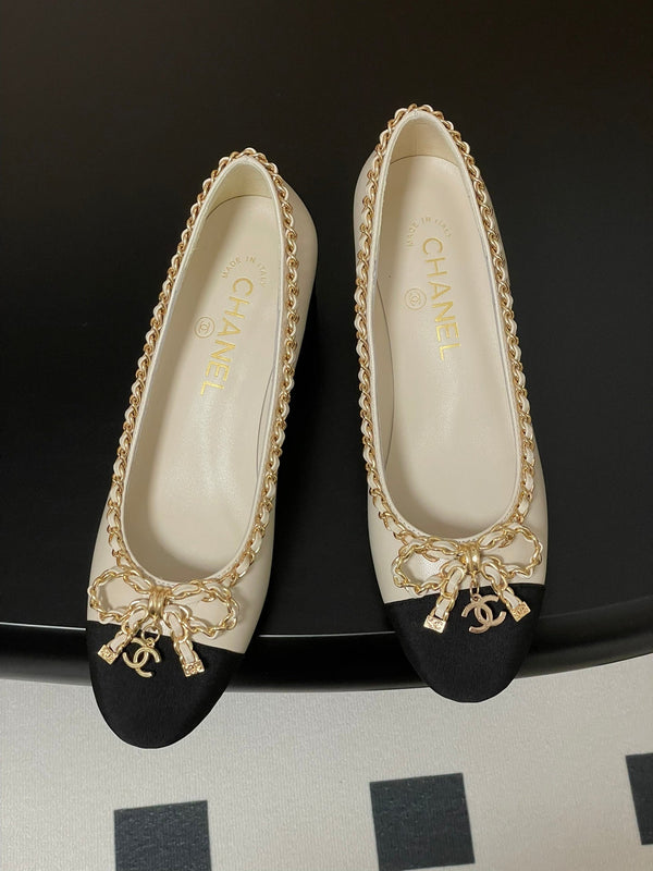 CC 25S 60mm Chain Bow Single Pumps White Sheepskin Black Grosgrain 247663