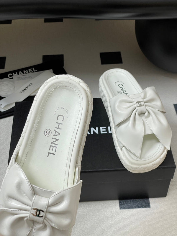 CC 25SS Big Bow Sandali con suola spessa in pelle di agnello bianca 319707