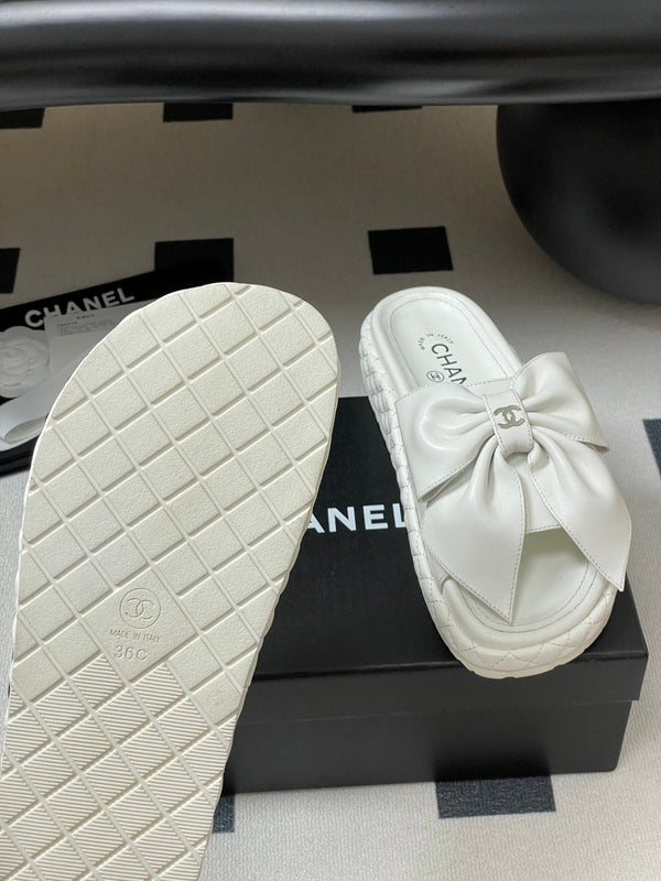 CC 25SS Big Bow Sandali con suola spessa in pelle di agnello bianca 319707