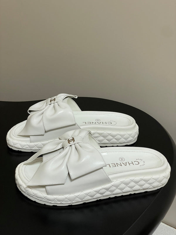 CC 25SS Big Bow Sandali con suola spessa in pelle di agnello bianca 319707