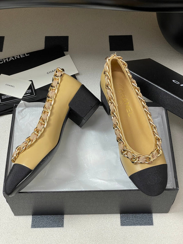 Chanel 25A 55mm Pump Big Chain Double C Beige Black Sheepskin 393813