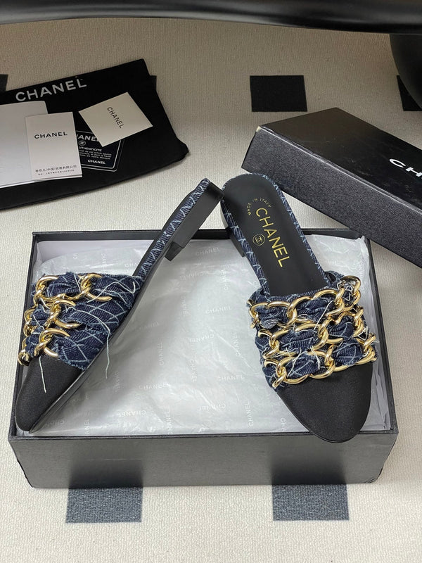 CC 25B Chain Closed Toe Flat Mule Navy Blue Denim 393886
