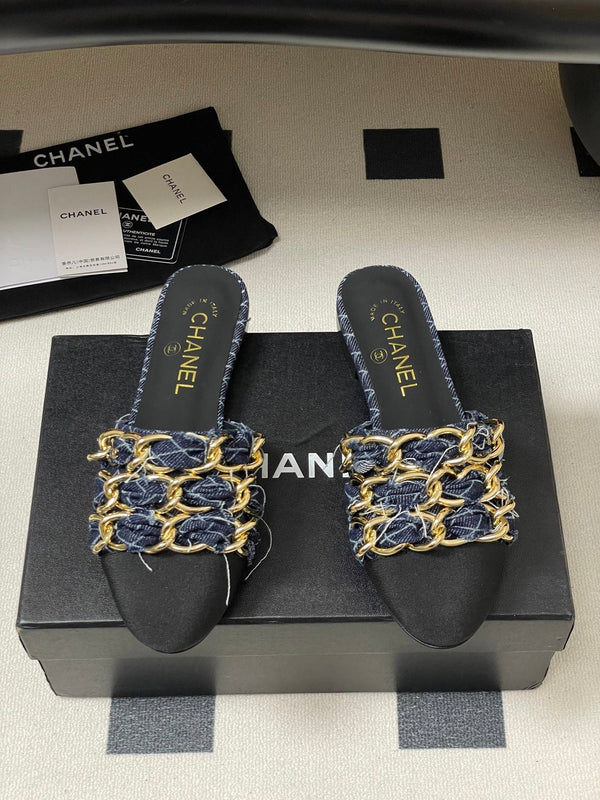 CC 25B Chain Closed Toe Flat Mule Navy Blue Denim 393886