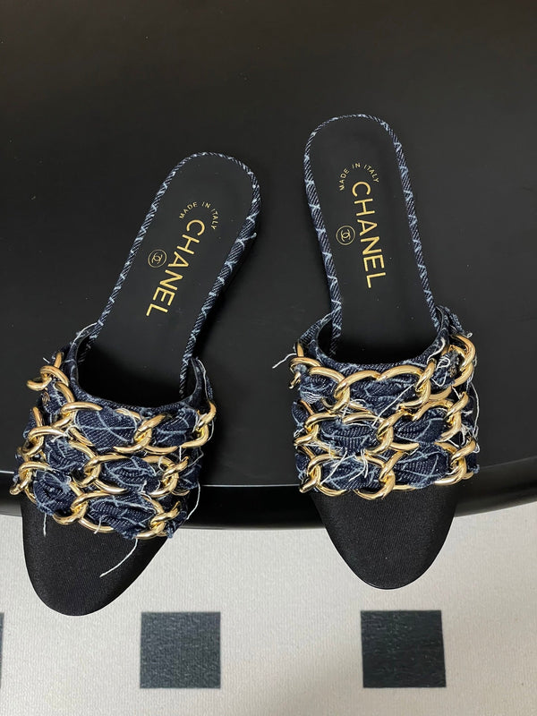 CC 25B Chain Closed Toe Flat Mule Navy Blue Denim 393886